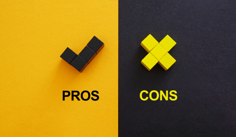 The words pros and cons. Evaluating advantages.